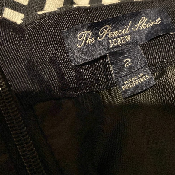 J Crew Black Women’s Black/White Checkered Pencil Skirt. Size 2 - Picture 6 of 7